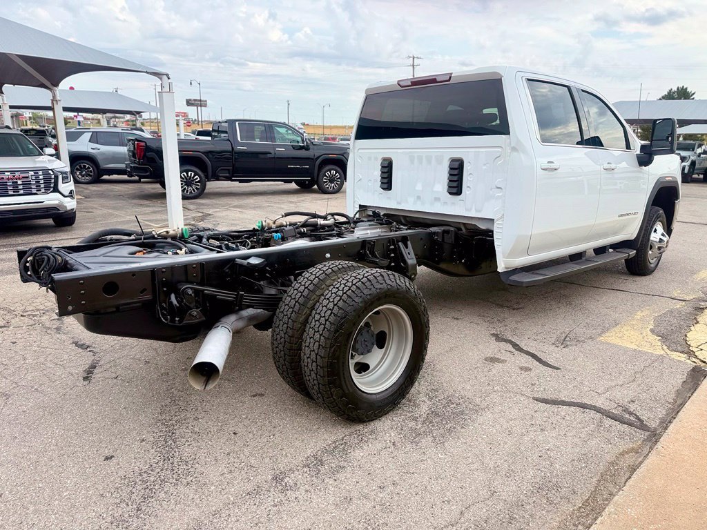 Used 2022 GMC Sierra 3500 SLE w/ SLE Convenience Package AWD/4WD image 4