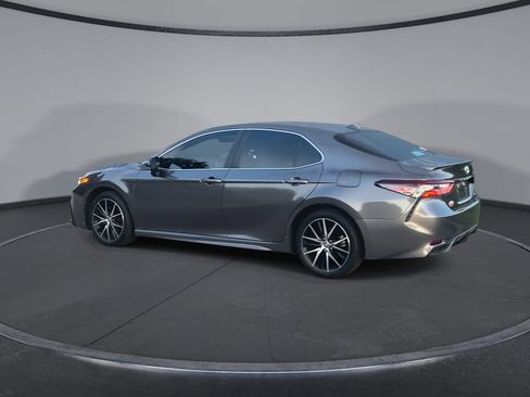 Used 2024 Toyota Camry SE FWD image 6