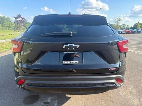 Used 2024 Chevrolet Trax RS w/ Sunroof Package FWD image 8