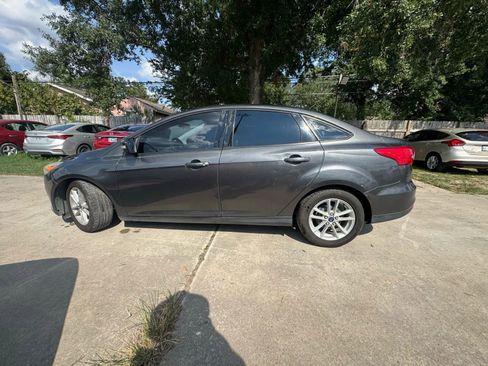 Used 2017 Ford Focus SE FWD image 9