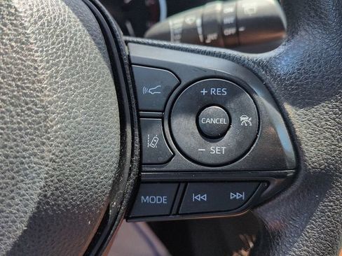 Certified 2025 Toyota RAV4 XLE FWD image 20