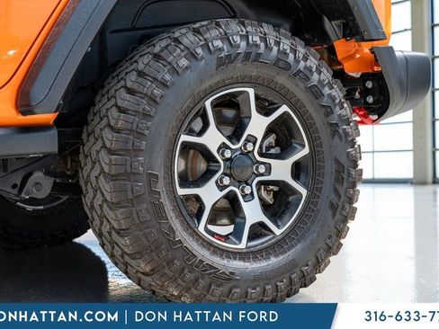 Used 2025 Jeep Wrangler Unlimited Rubicon w/ Convenience Group AWD/4WD image 38