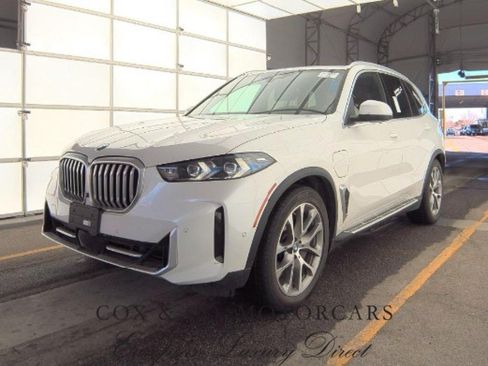 Used 2025 BMW X5 xDrive50e AWD/4WD image 1