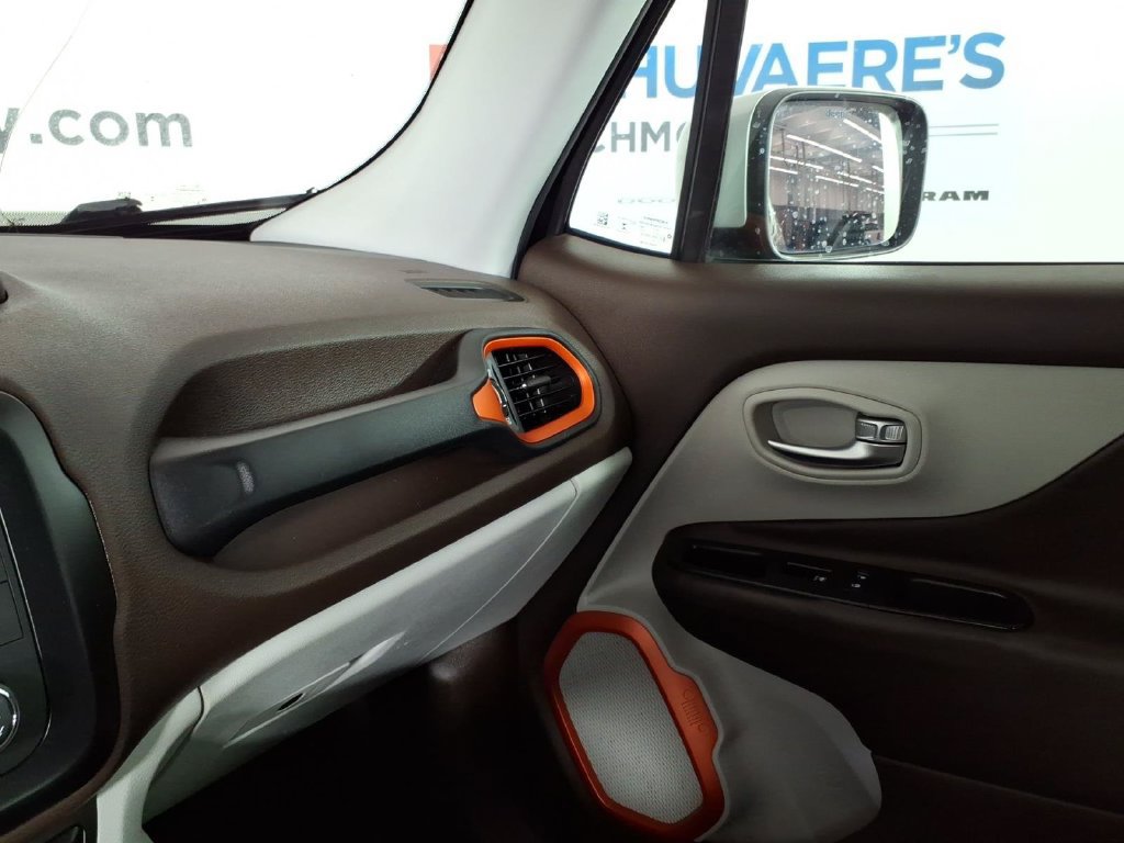 Used 2015 Jeep Renegade Limited AWD/4WD image 20