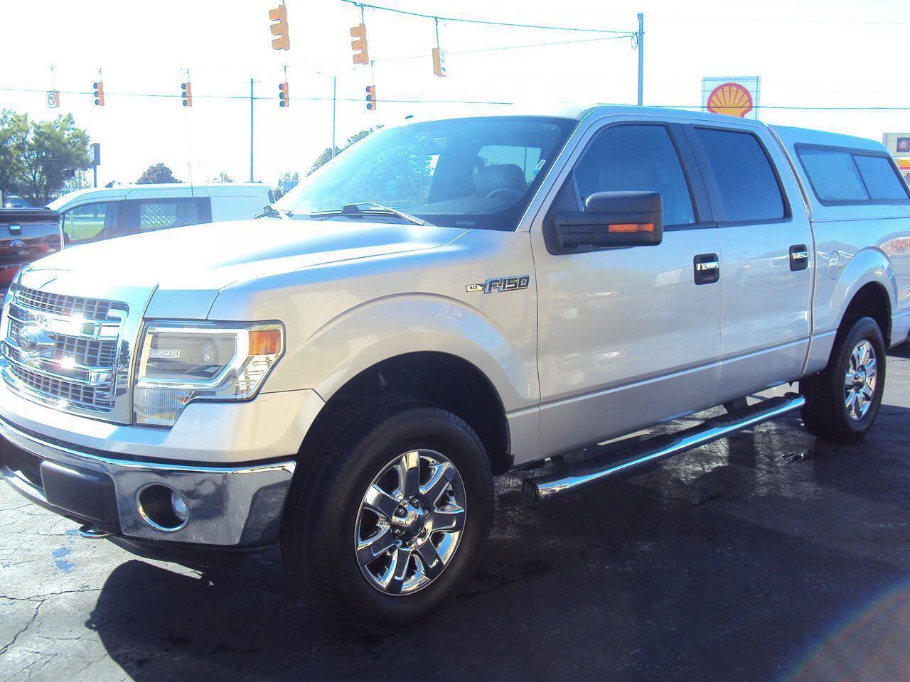 Used 2014 Ford F150 XLT w/ Equipment Group 302A Luxury AWD/4WD image 3