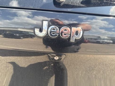 Used 2015 Jeep Cherokee Limited image 9