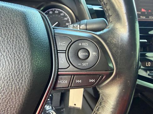 Used 2021 Toyota Camry SE image 26