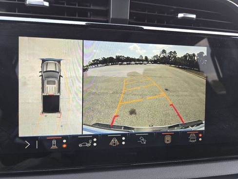 Used 2025 GMC Sierra 1500 AT4 AWD/4WD image 12