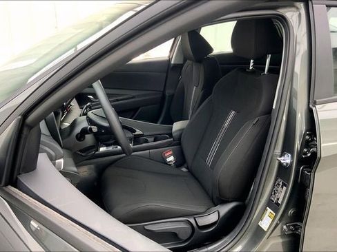 Used 2025 Hyundai Elantra Blue image 11