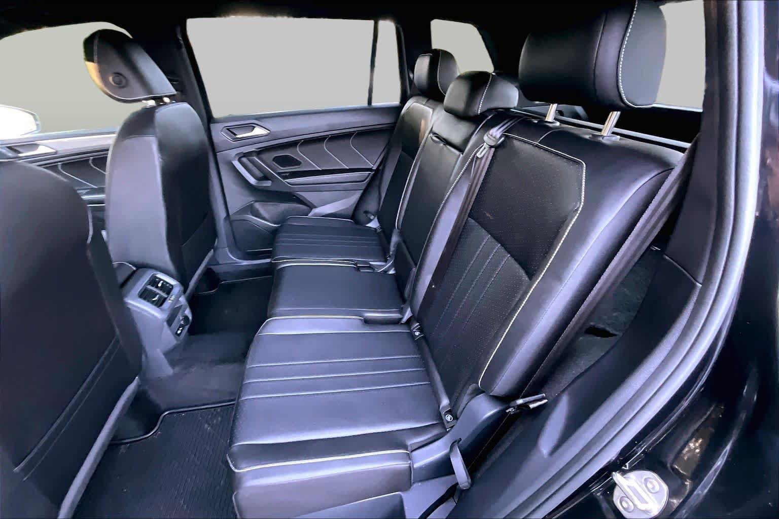 Used 2024 Volkswagen Tiguan SE R-Line AWD/4WD image 19
