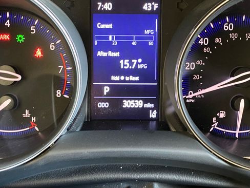 Used 2020 Toyota C-HR XLE image 21