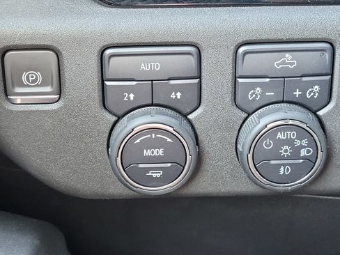 Used 2024 Chevrolet Silverado 1500 RST AWD/4WD image 31