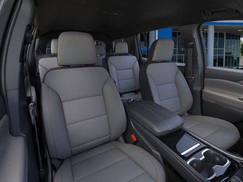 Used 2026 Chevrolet Traverse LT w/ Driver Confidence Package FWD image 16