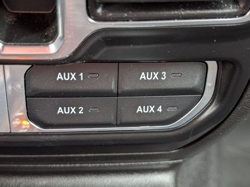 Used 2022 Jeep Wrangler Unlimited Rubicon w/ LED Lighting Group AWD/4WD image 22