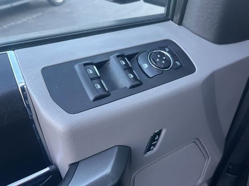 Used 2018 Ford F150 XLT image 19