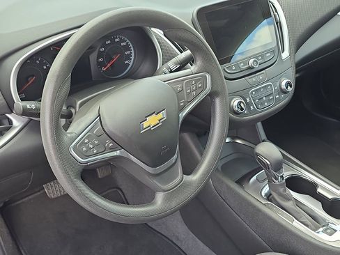 Used 2023 Chevrolet Malibu LT FWD image 17