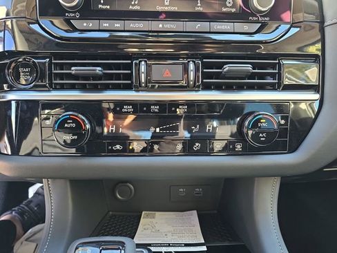 New 2025 Nissan Pathfinder SV image 26