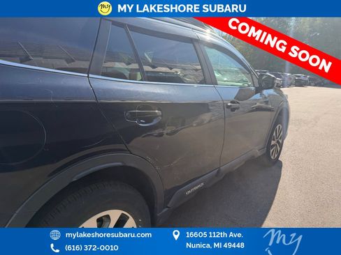 Used 2022 Subaru Outback Premium AWD/4WD image 4