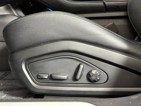 Used 2024 Porsche Taycan 4S w/ Premium Package image 7