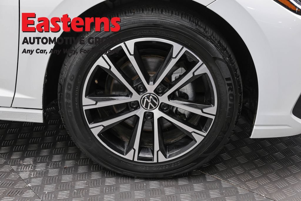 Used 2025 Volkswagen Jetta Sport FWD image 32