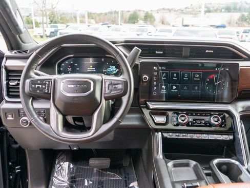 Used 2024 GMC Sierra 3500 Denali Ultimate image 15