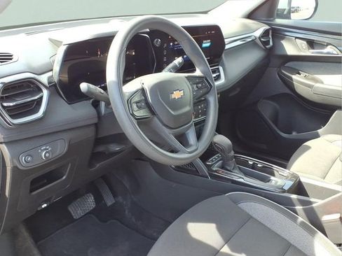Used 2025 Chevrolet TrailBlazer LT image 8