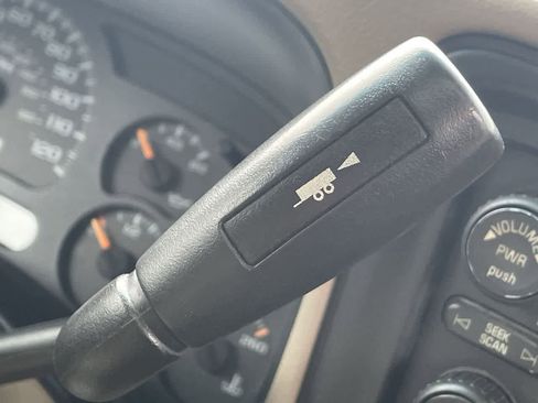 Used 2005 Chevrolet Suburban LT w/ Preferred Equipment Group image 26