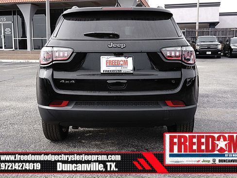 New 2026 Jeep Compass Latitude image 4