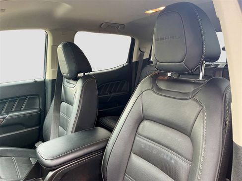 Used 2022 GMC Canyon Denali image 21