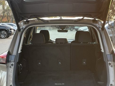 Used 2024 Nissan Rogue SV image 25