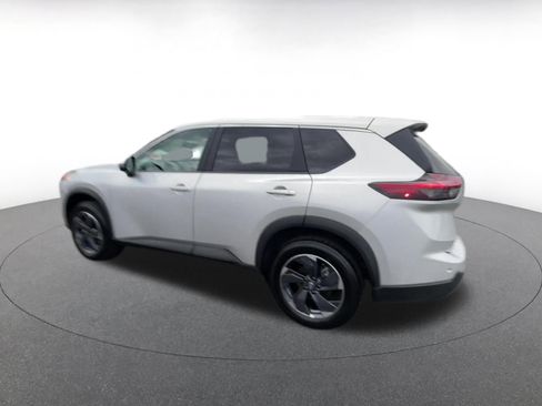Used 2025 Nissan Rogue SV image 10