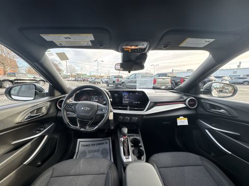 Used 2024 Chevrolet Trax RS w/ Driver Confidence Package image 21