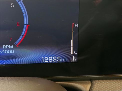 Used 2025 Chevrolet TrailBlazer RS w/ Driver Confidence Package image 13