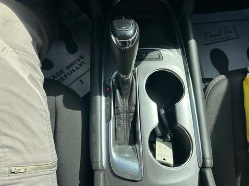 Used 2016 Chevrolet Malibu LT image 25