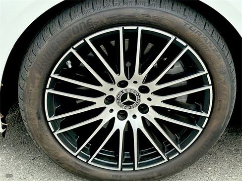 Used 2023 Mercedes-Benz C 300 Sedan image 10