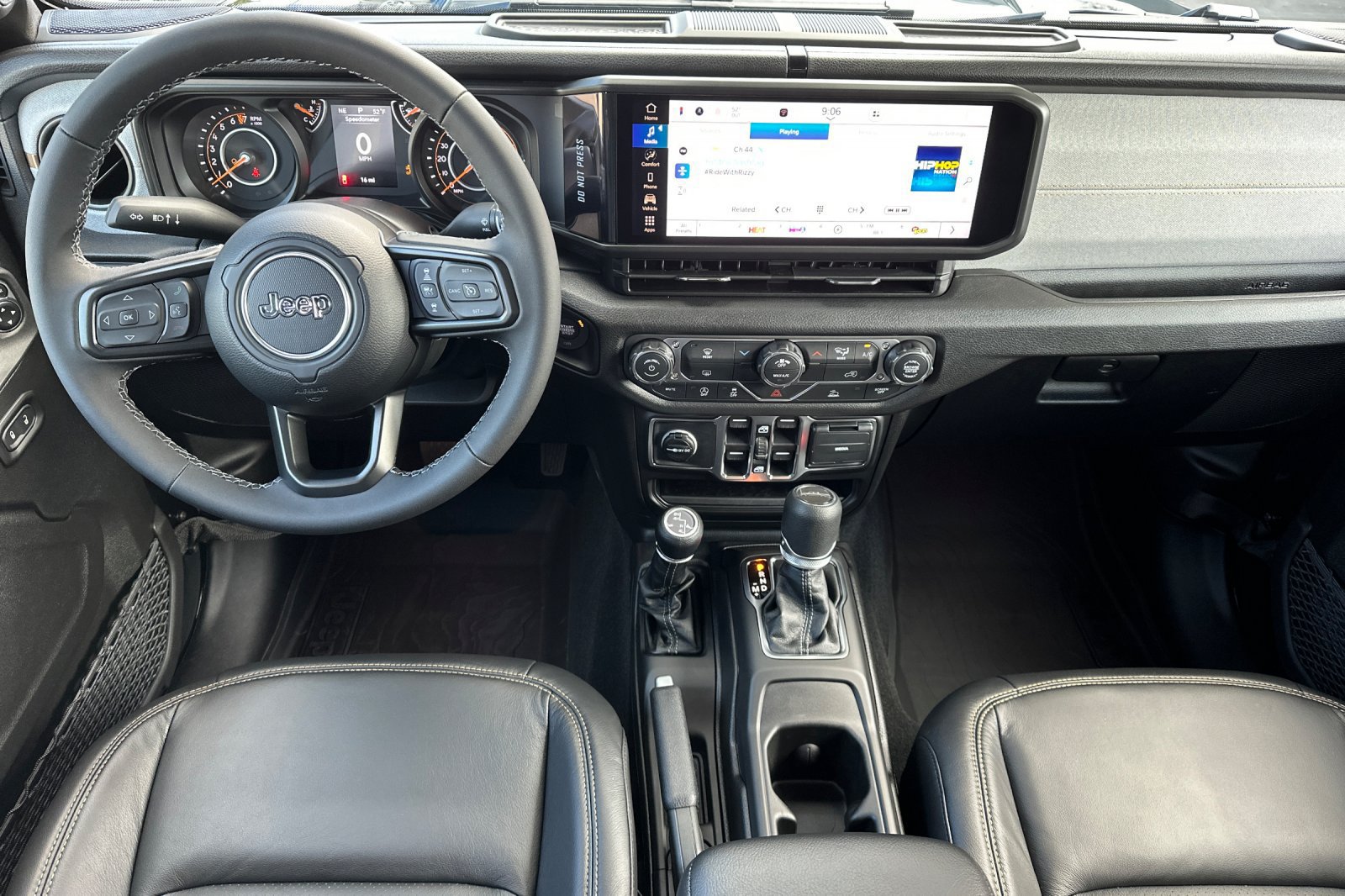 New 2026 Jeep Gladiator Sport AWD/4WD image 13