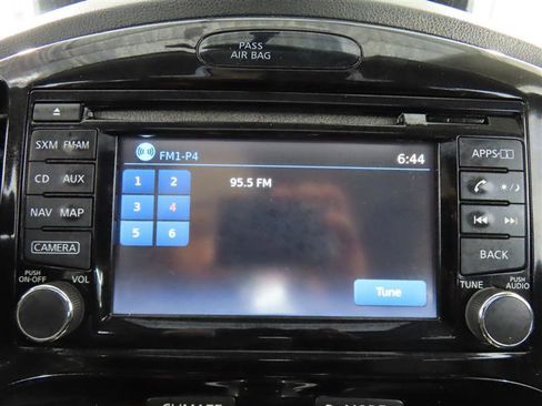 Used 2016 Nissan Juke SL image 25