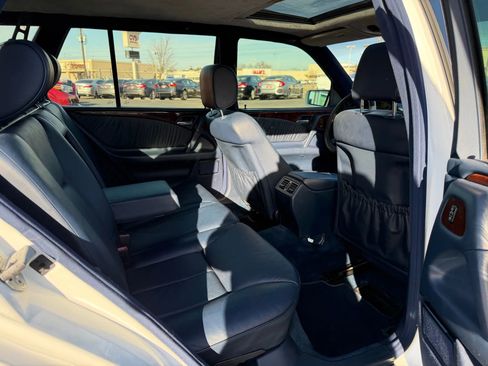 Used 1998 Mercedes-Benz E 320 Wagon image 11