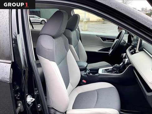 Certified 2020 Toyota RAV4 XLE w/ Convenience Package image 8