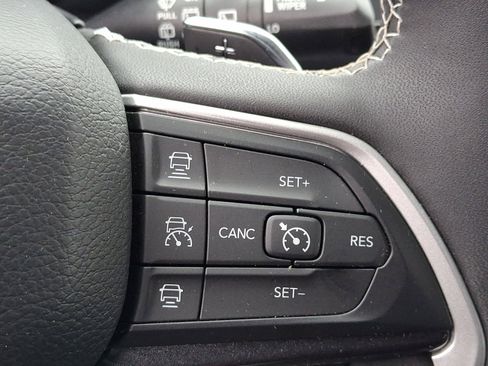 Used 2023 Jeep Grand Cherokee L Laredo image 26