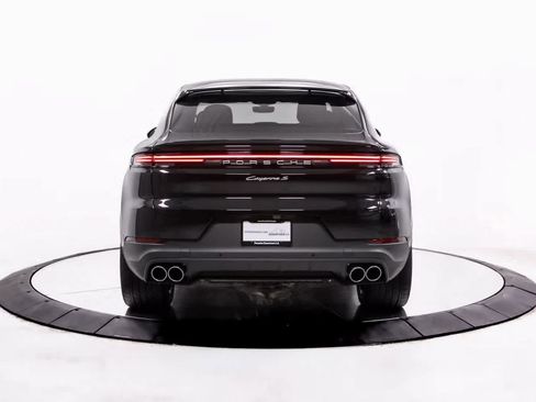 Certified 2026 Porsche Cayenne S AWD/4WD image 6