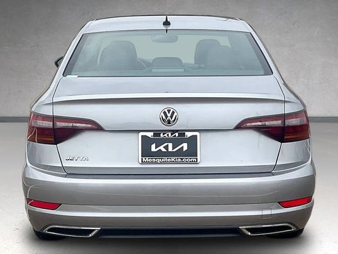 Used 2019 Volkswagen Jetta R-Line w/ R-Line Cold Weather Package FWD image 5