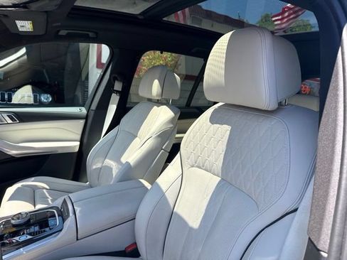 Used 2024 BMW X5 M60i AWD/4WD image 11