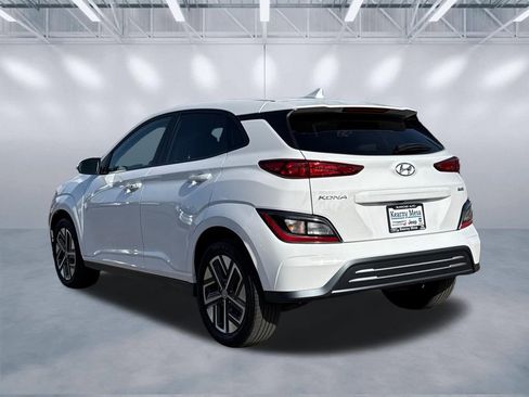 Used 2023 Hyundai Kona SE image 4