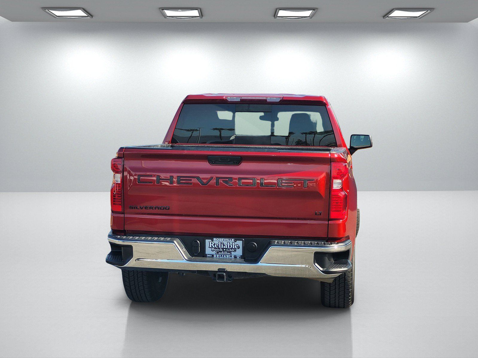 Used 2022 Chevrolet Silverado 1500 LT w/ Leather Package AWD/4WD image 5