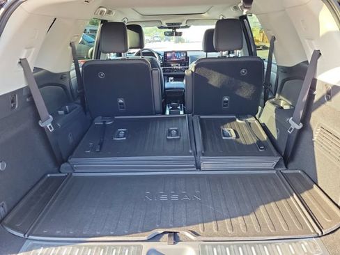 New 2026 Nissan Pathfinder Platinum FWD image 8