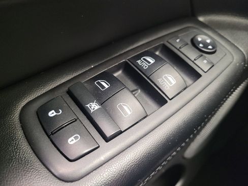 Used 2019 Jeep Grand Cherokee Laredo AWD/4WD image 27