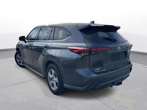 Used 2021 Toyota Highlander L FWD image 8