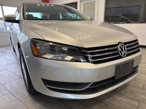 Used 2015 Volkswagen Passat 1.8T S image 1