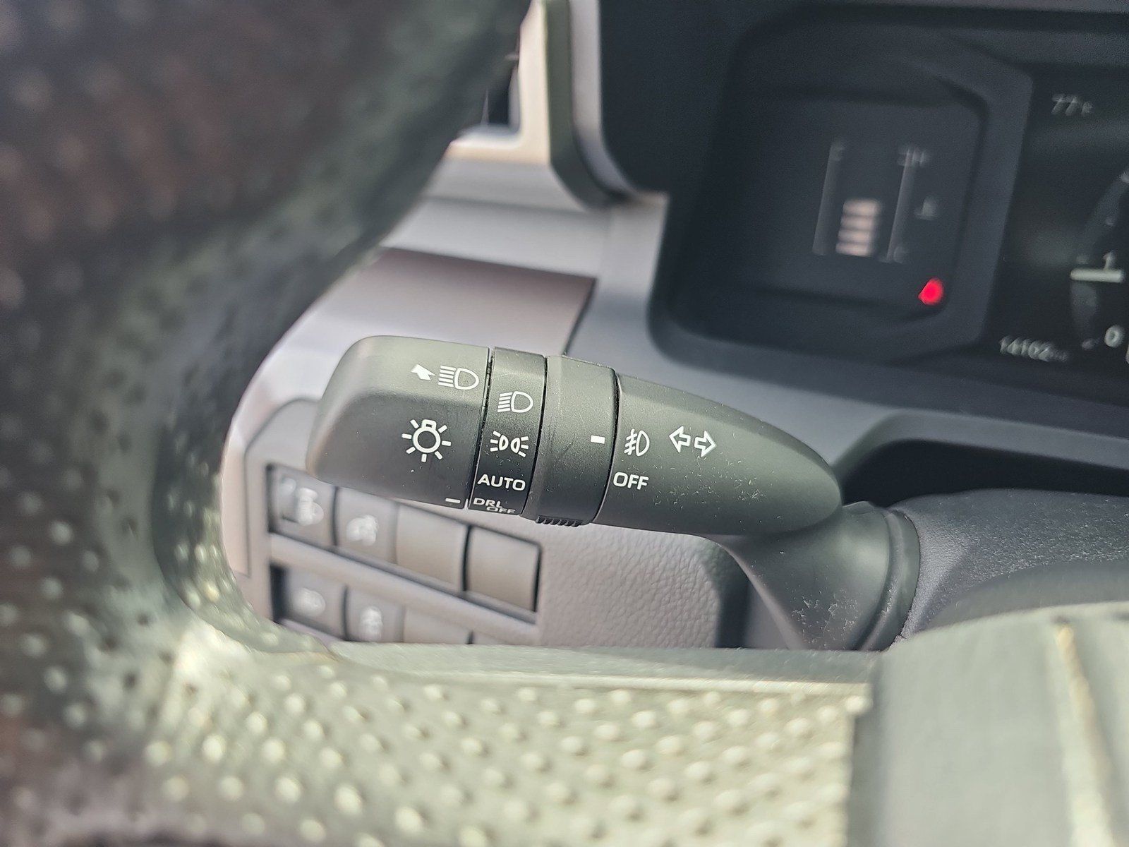 Used 2024 Toyota Tacoma SR5 AWD/4WD image 31